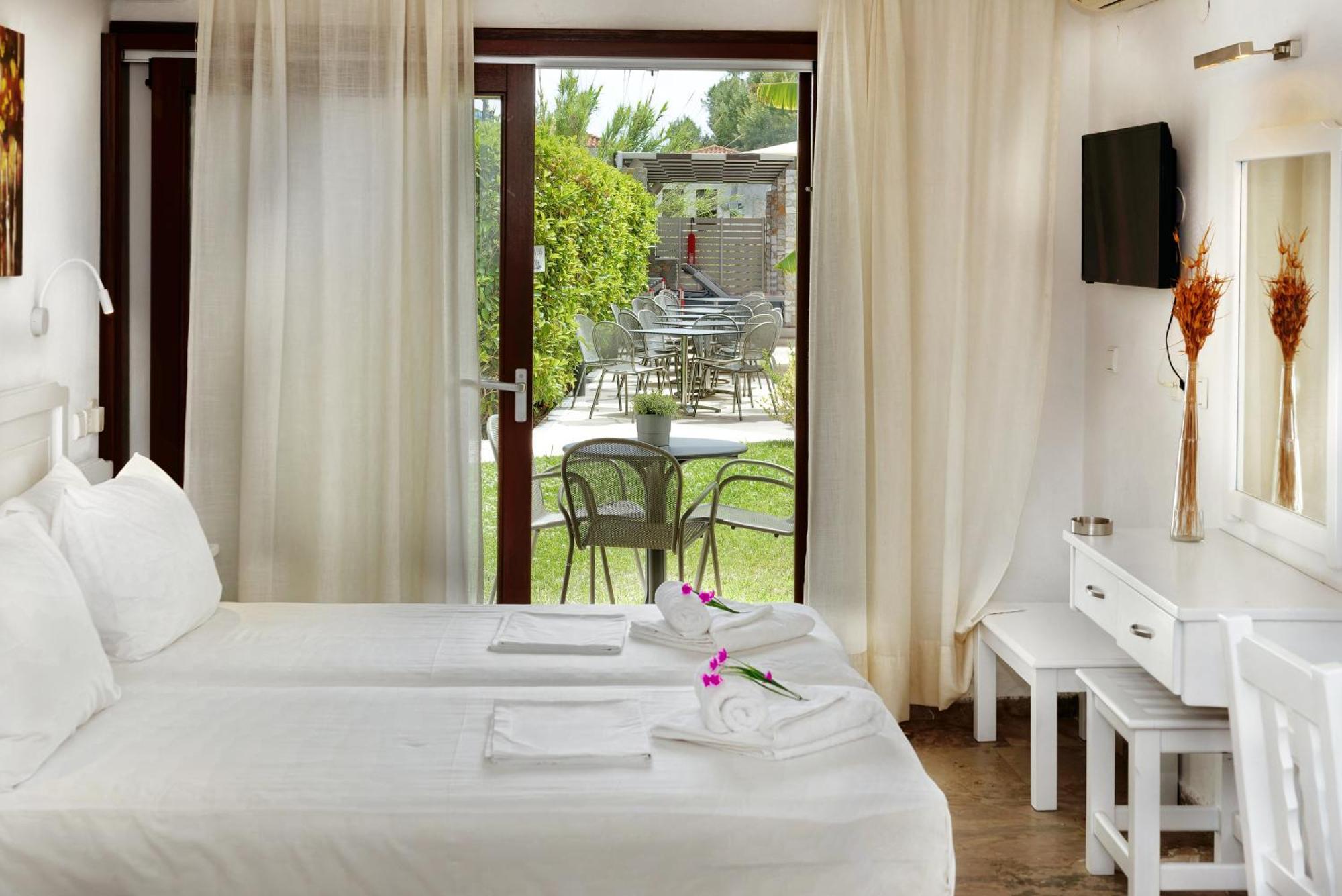 Hotel Korali Troulos Extérieur photo